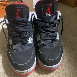Air jordan bred 4s